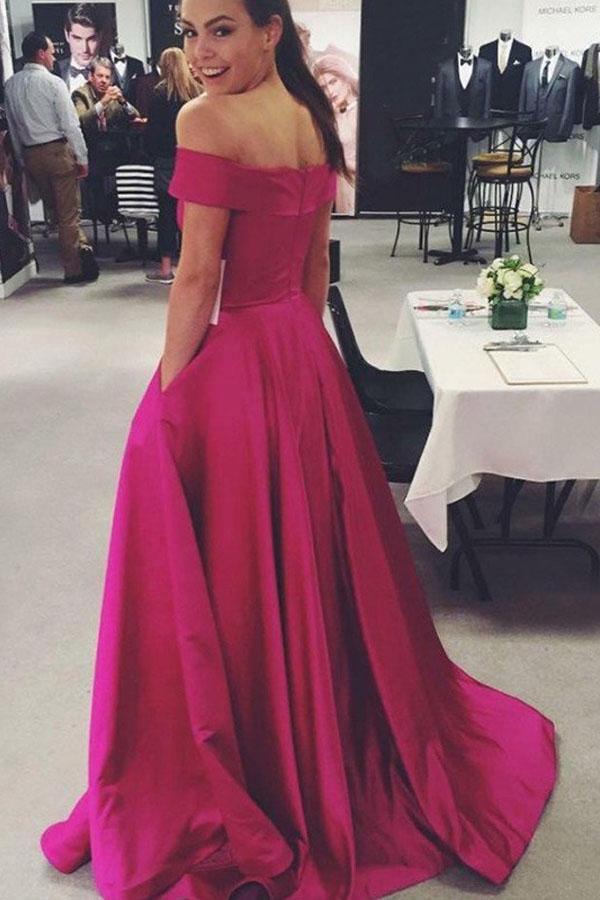 Vestido de fiesta Weitese de satén rosa con cola larga, hombros descubiertos y bolsillos.